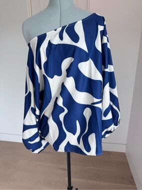 Off-Shoulder Navy and White Abstract Print Skirt